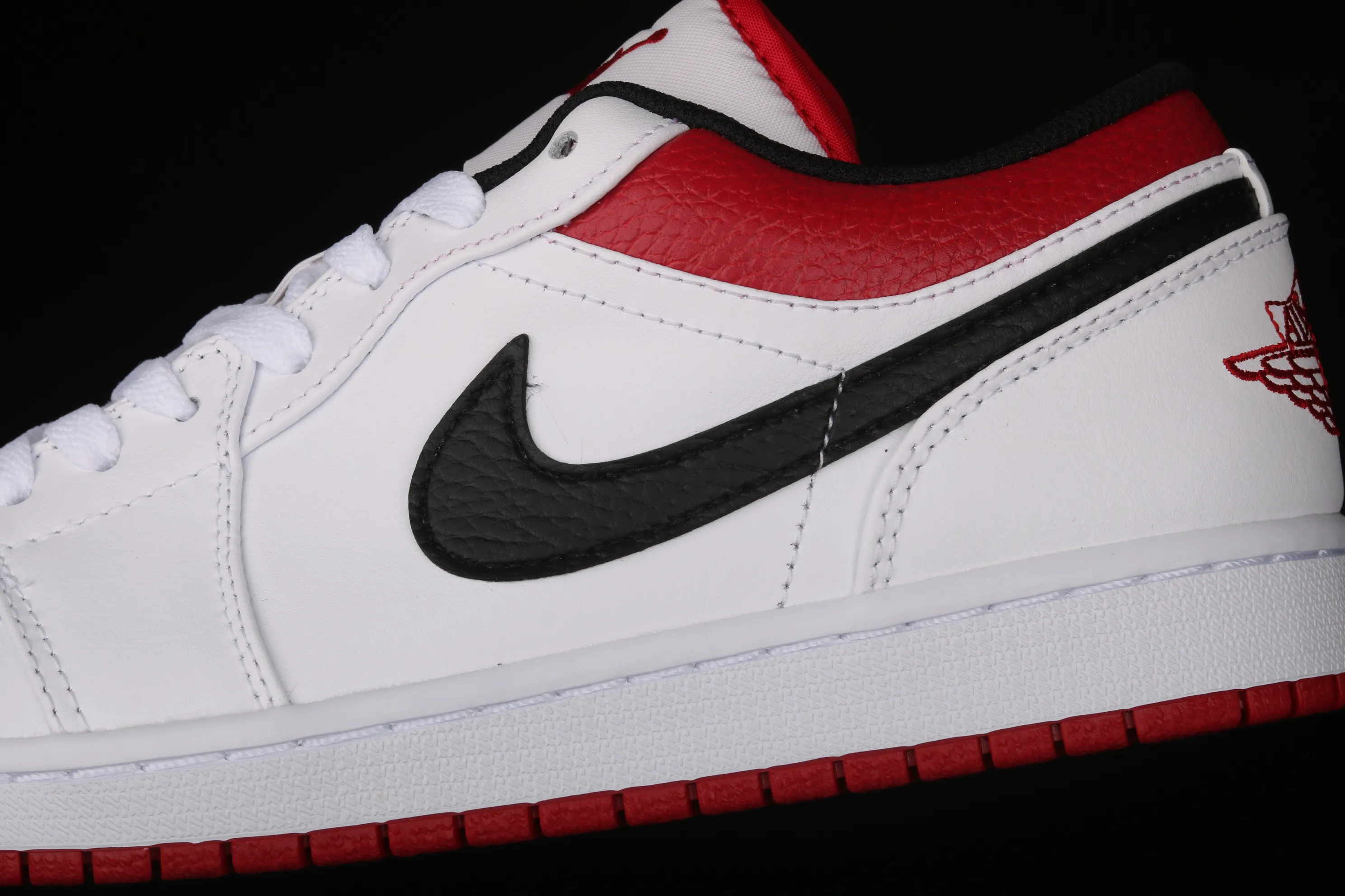 All categories Air Jordan Jordan series basketball shoes Air Jordan 1 Low G version pure original Air Jordan 1 Low AJ1 Joe 1 white black red cultural and leisure sports sneakers 553558-118